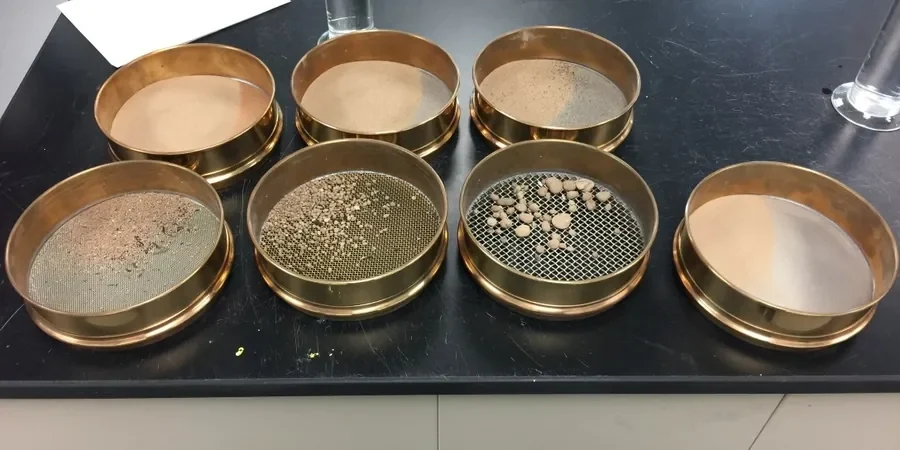 Korngrößenanalyse (Siebung + Hydrometer) für Bauvorhaben in Kerpen